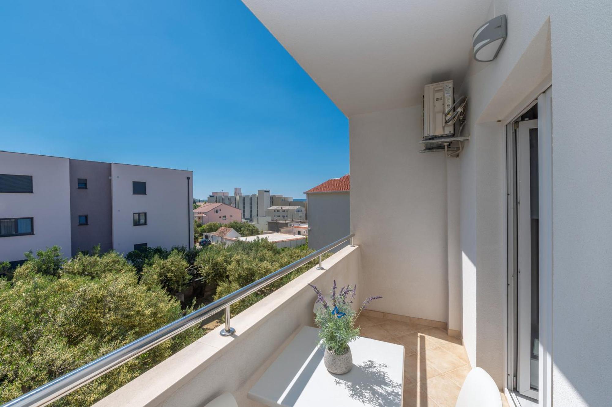 Apartmants Sestic Tučepi المظهر الخارجي الصورة