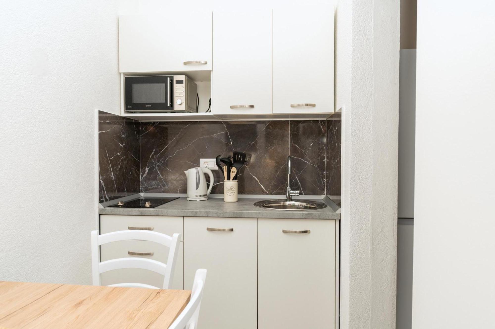 Apartmants Sestic Tučepi المظهر الخارجي الصورة
